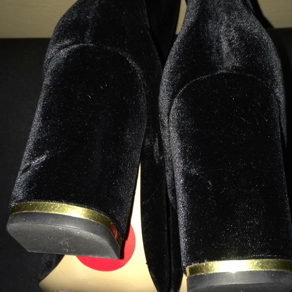 Velvet Michael Kors boots - Picture 3 of 3